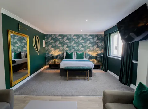 Guest bedroom for wedding parties at Sporting Lodge Inns